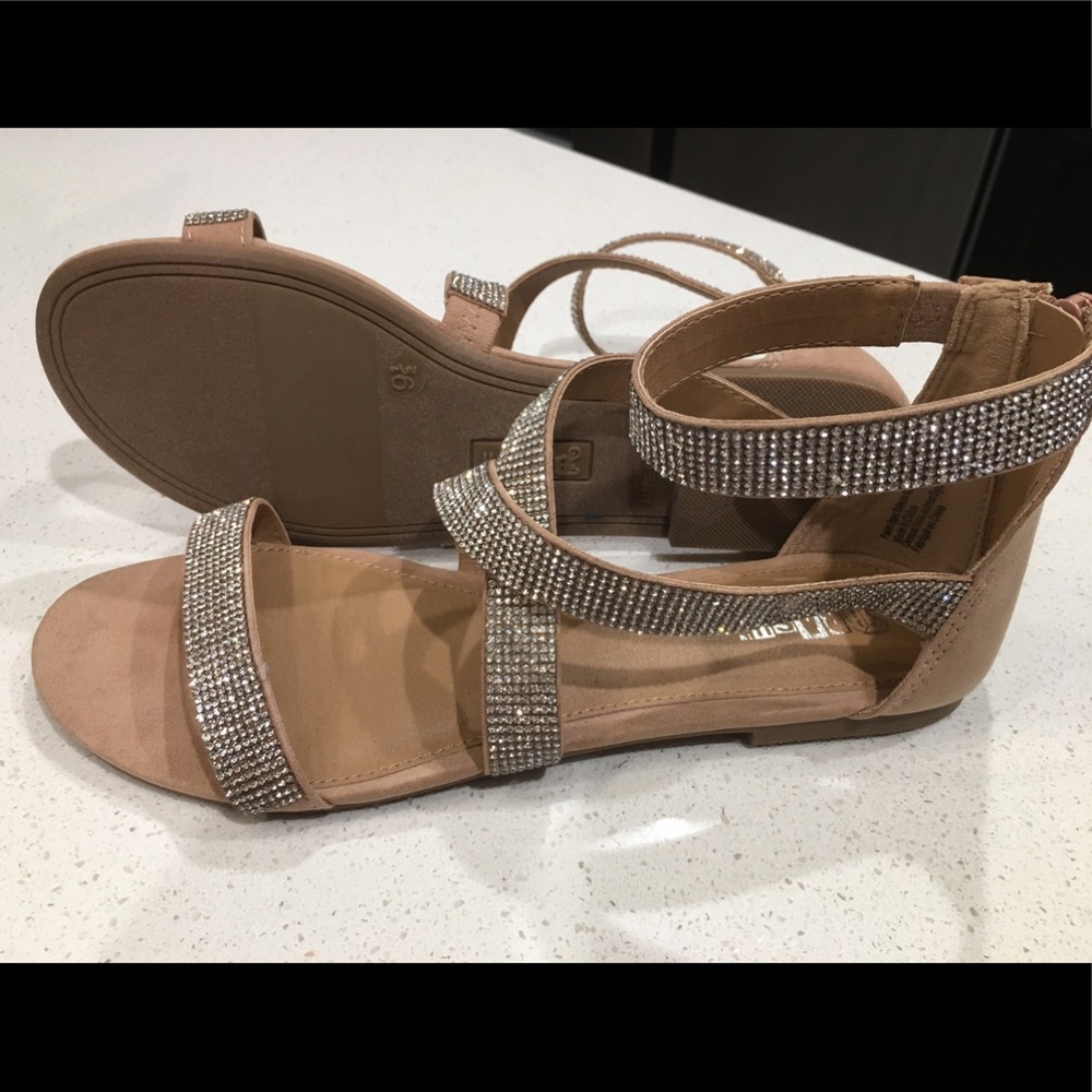 Brash sandals - NWOT!